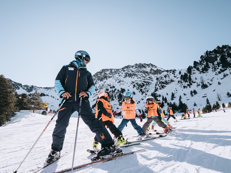 CLASES COLECTIVAS ORDINO-ARCALIS 15 HORAS 5 DÍAS