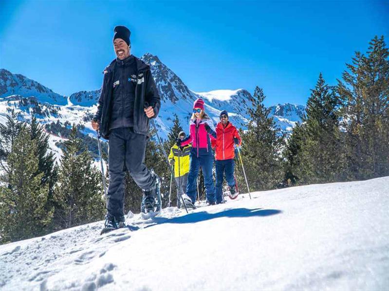 RAQUETAS DE NIEVE 2 HORAS CON GUIA