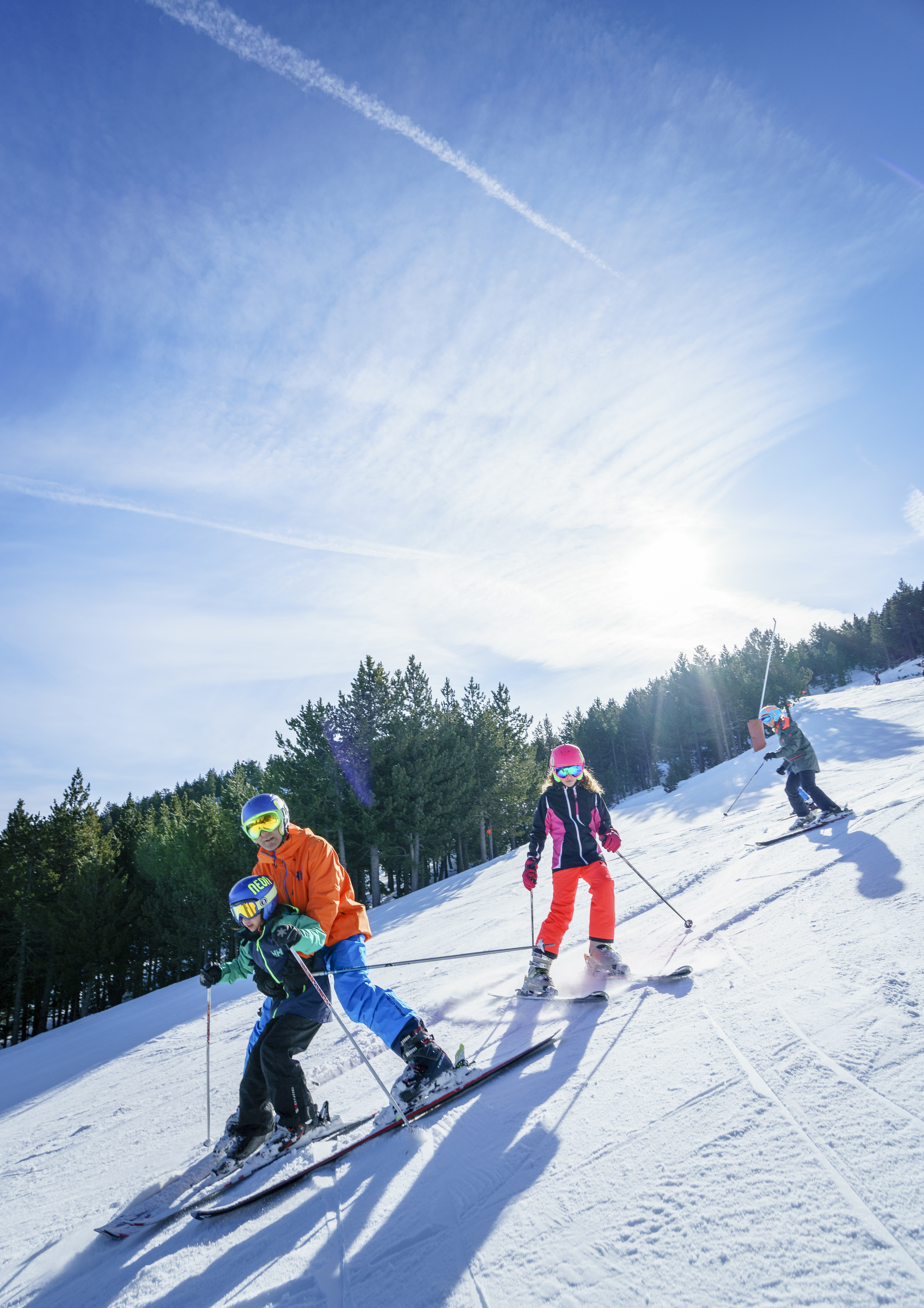 FORFAIT + CLASES COLECTIVAS PAL-ARINSAL 6 DÍAS 15 HORAS